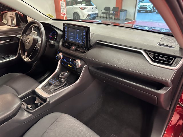 Used 2019 Toyota RAV4 XLE w/ Convenience Package AWD/4WD image 17