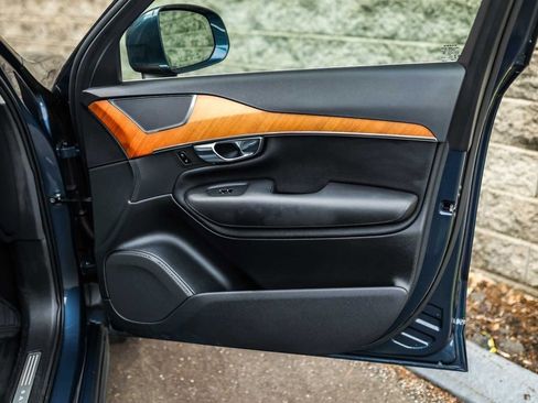 Used 2021 Volvo XC90 T6 Momentum w/ Protection Package image 13