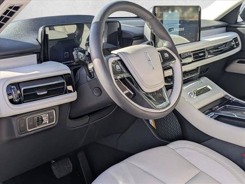 New 2026 Lincoln Aviator Reserve RWD image 3