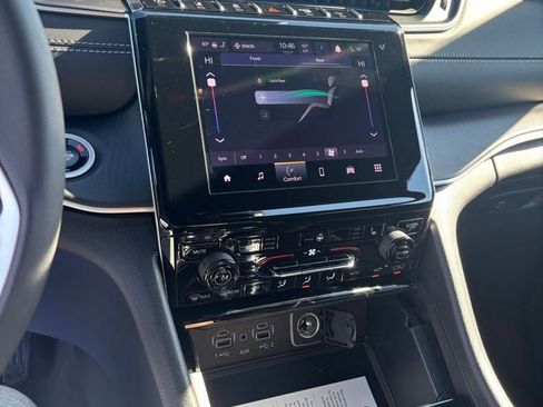 New 2025 Jeep Grand Cherokee L Laredo w/ Luxury Tech Group I image 15