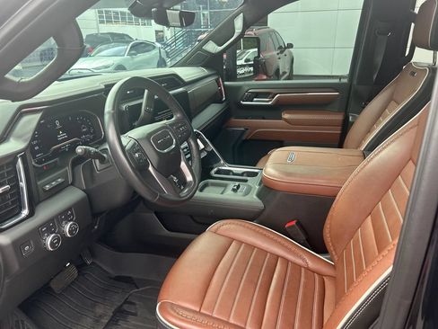Used 2024 GMC Sierra 2500 Denali Ultimate w/ Max Trailering Package AWD/4WD image 11
