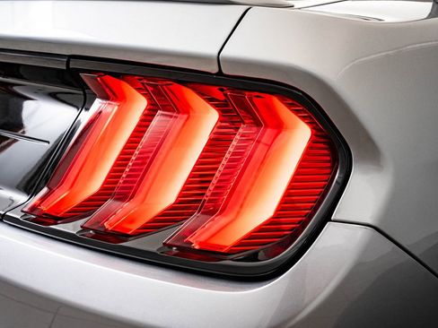 Used 2020 Ford Mustang Premium RWD image 10