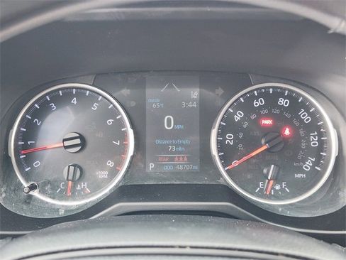 Used 2022 Toyota RAV4 LE image 11