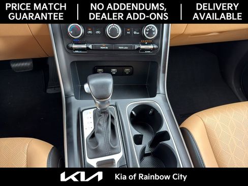 Used 2022 Kia Carnival LX image 23