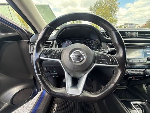 Used 2017 Nissan Rogue SV AWD/4WD image 19
