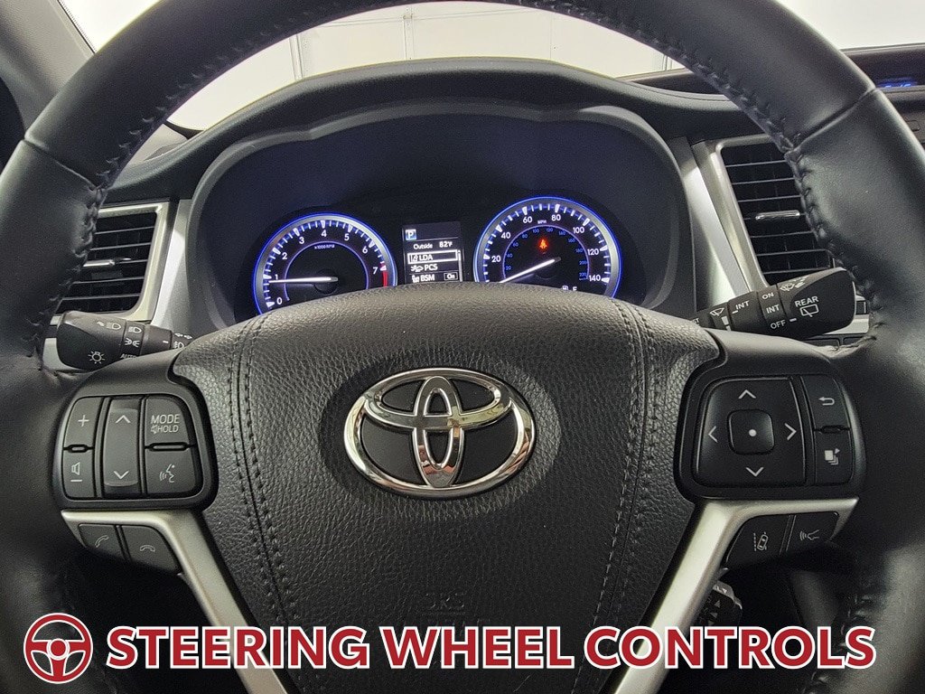 Used 2018 Toyota Highlander Limited AWD/4WD image 18