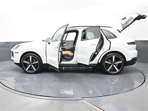 New 2026 Porsche Cayenne image 29