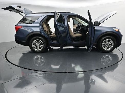 Used 2021 Ford Explorer XLT AWD/4WD image 38