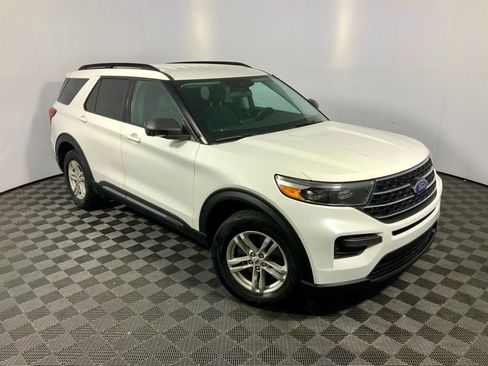 Used 2021 Ford Explorer XLT w/ Class III Trailer Tow Package AWD/4WD image 2
