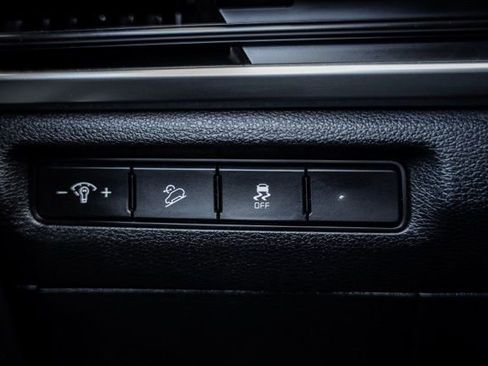 Used 2025 Kia Telluride LX FWD image 16