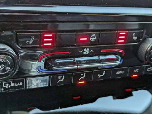 Used 2024 Jeep Grand Cherokee Limited w/ Trailer Tow Package image 29