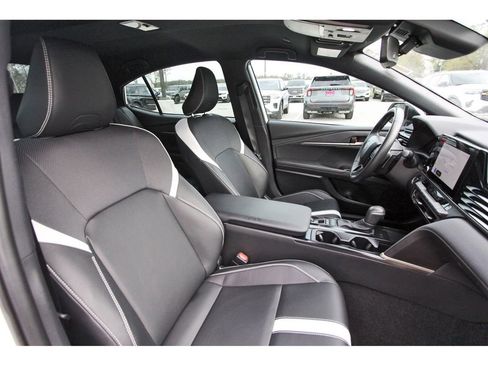 Used 2025 Toyota Camry SE w/ Convenience Package image 26