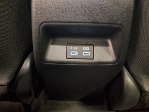 Used 2025 Toyota Corolla LE image 25