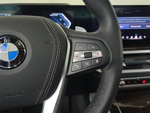 Used 2025 BMW X5 xDrive40i w/ Parking Assistance Package image 21