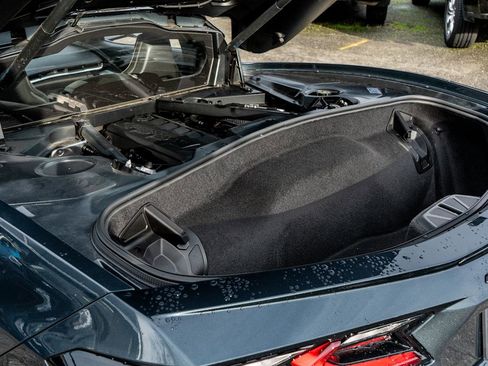 Used 2020 Chevrolet Corvette Stingray Coupe w/ 1LT image 39