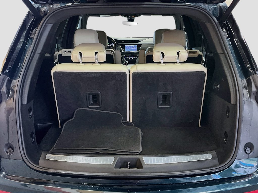 Used 2024 Cadillac XT6 Sport w/ Technology Package AWD/4WD image 28