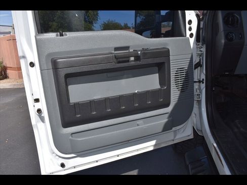 Used 2015 Ford F250 XL w/ Power Equipment Group AWD/4WD image 16