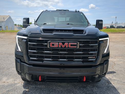 Used 2024 GMC Sierra 2500 AT4 w/ AT4 Preferred Package AWD/4WD image 7