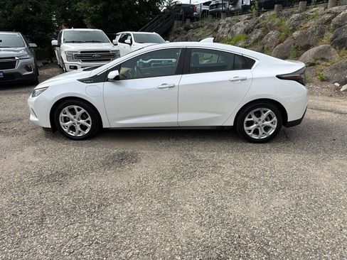 Used 2016 Chevrolet Volt Premier w/ Driver Confidence Package FWD image 2