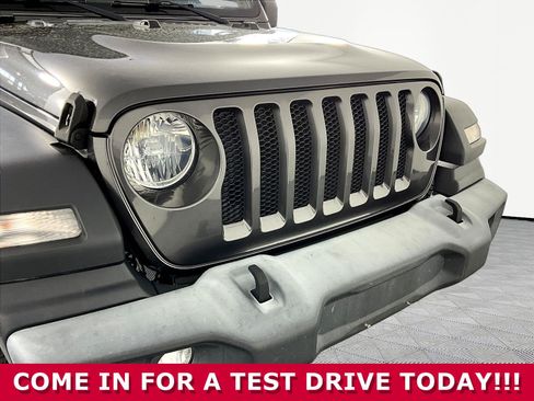Used 2018 Jeep Wrangler Sport AWD/4WD image 32