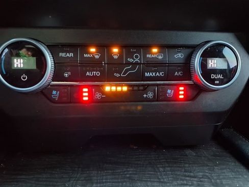 Certified 2021 Ford Expedition Max Limited image 3