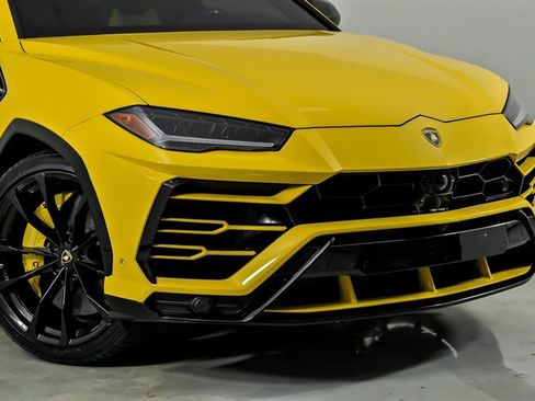 Used 2019 Lamborghini Urus AWD/4WD image 3