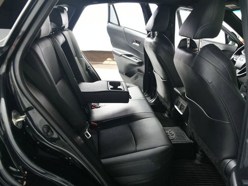 Used 2022 Toyota Venza XLE image 35