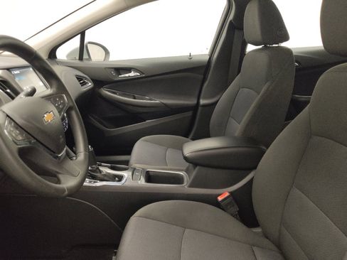 Used 2018 Chevrolet Cruze LT w/ LT Fleet Convenience Package FWD image 17