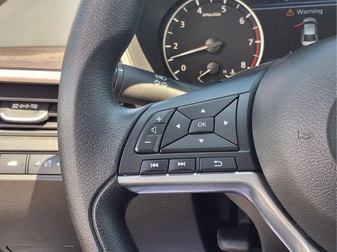 Used 2025 Nissan Altima 2.5 SV FWD image 16