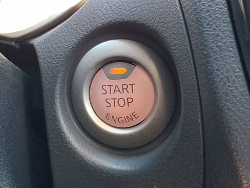 Used 2013 Nissan Juke SV AWD/4WD image 22