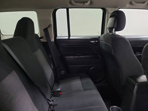 Used 2014 Jeep Patriot Sport w/ Power Value Group AWD/4WD image 19