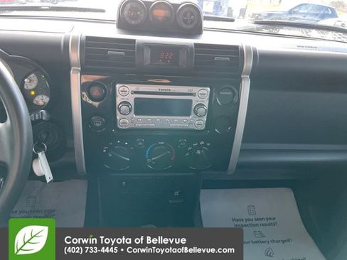 Used 2013 Toyota FJ Cruiser 4WD w/ Convenience Pkg image 11