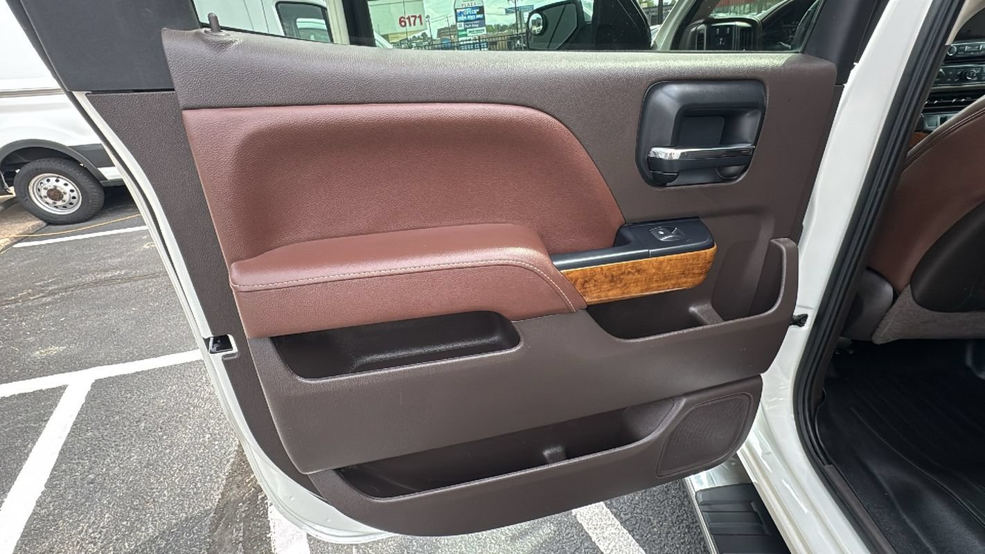 Used 2014 Chevrolet Silverado 1500 High Country w/ High Country Premium Package AWD/4WD image 13