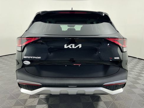Used 2023 Kia Sportage LX image 4