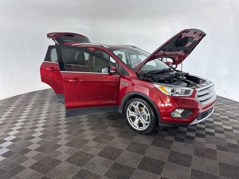 Used 2019 Ford Escape Titanium image 12