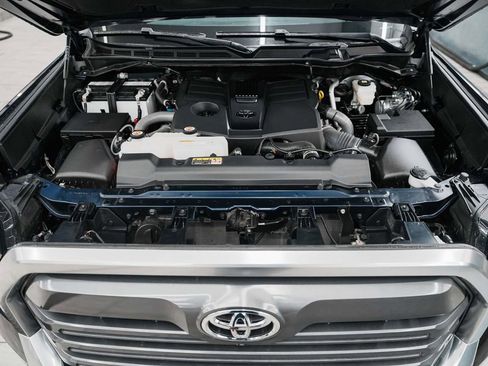 Used 2024 Toyota Tundra Limited AWD/4WD image 38