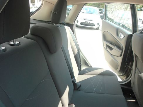 Used 2016 Ford Fiesta SE FWD image 27