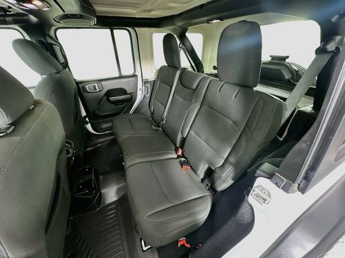 Used 2019 Jeep Wrangler Unlimited Sport S AWD/4WD image 28