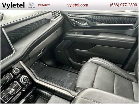 Used 2023 GMC Yukon XL Denali image 35