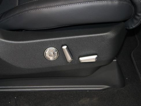 New 2026 Lincoln Navigator L Premier AWD/4WD image 29