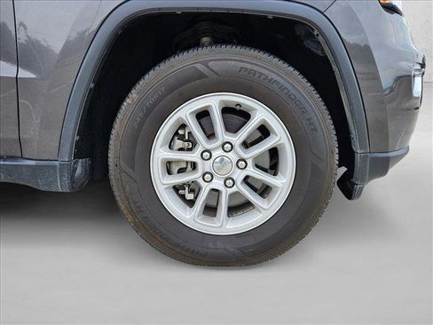Used 2020 Jeep Grand Cherokee Laredo RWD image 22