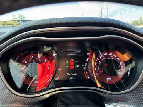 Used 2019 Dodge Challenger SRT Hellcat Redeye image 39