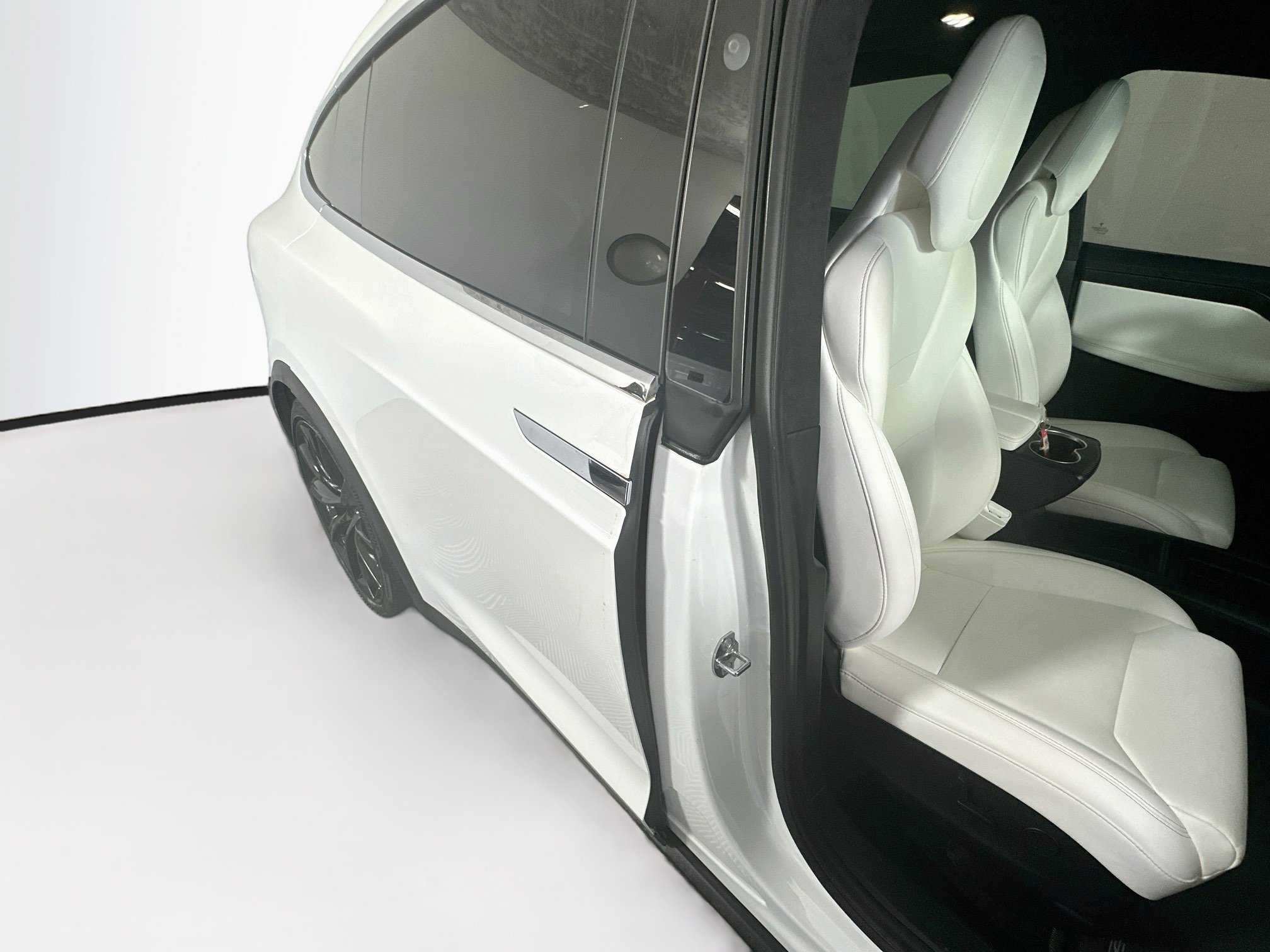 Used 2017 Tesla Model X 75D AWD/4WD image 27