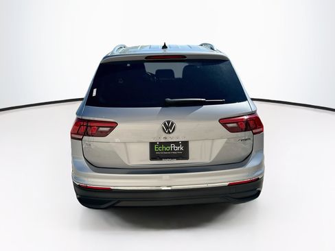 Used 2024 Volkswagen Tiguan SE AWD/4WD image 7