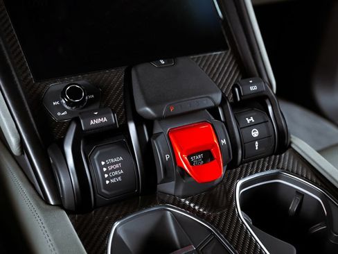 Used 2024 Lamborghini Urus S AWD/4WD image 16