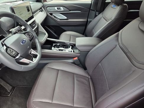 New 2026 Ford Explorer Platinum RWD image 28