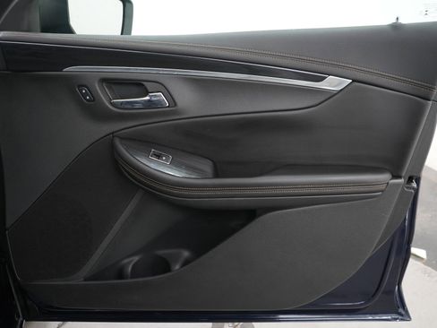 Used 2018 Chevrolet Impala LT FWD image 9