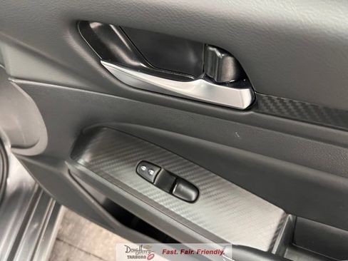 Used 2025 Nissan Altima 2.5 SV FWD image 38
