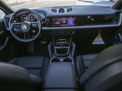 New 2026 Porsche Cayenne E-Hybrid Coupe AWD/4WD image 36