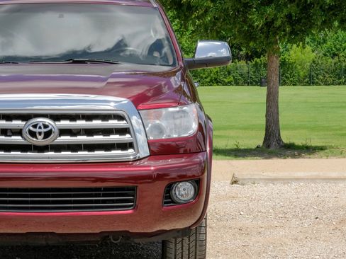 Used 2011 Toyota Sequoia Limited RWD image 40